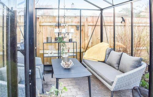 Awesome Apartment In Simrishamn W/ Wifi And 2 Bedrooms