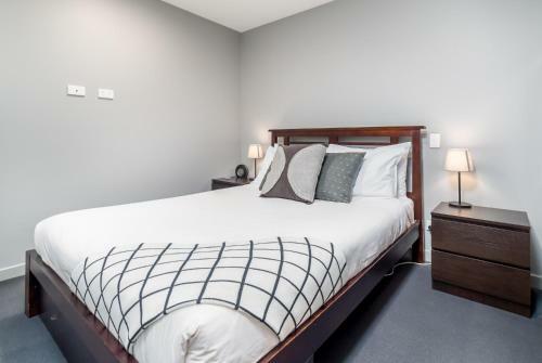 Apartamento Chic Lakeside 1-bed Above The Kingston Foreshore