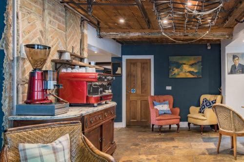 The White Cliffs Retreat - Coastal Village Lodge