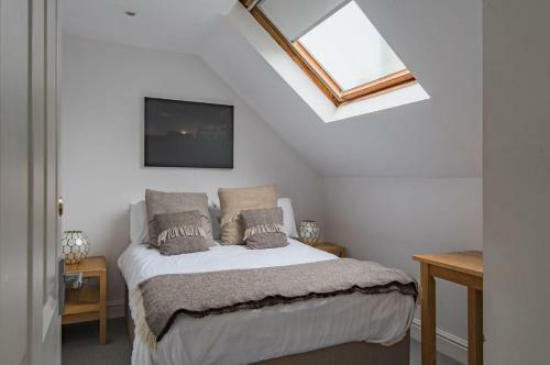 The White Cliffs Retreat - Coastal Village Lodge
