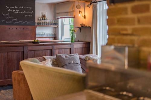 The White Cliffs Retreat - Coastal Village Lodge