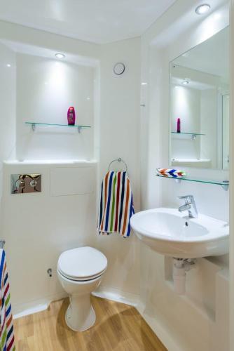 Zeni Apartments 5 Bed Apartment In Central Exeter