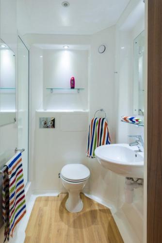 Zeni Apartments 5 Bed Apartment In Central Exeter
