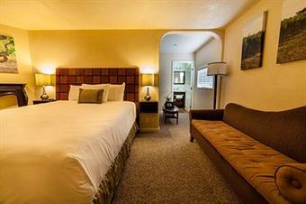 Posada The Vendange Carmel Inn & Suites