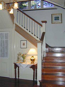 Lodge Whispering Pines Chalet And Cottages