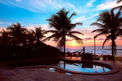 Casa Em Porto De Galinhas Com Piscina A Beira Mar