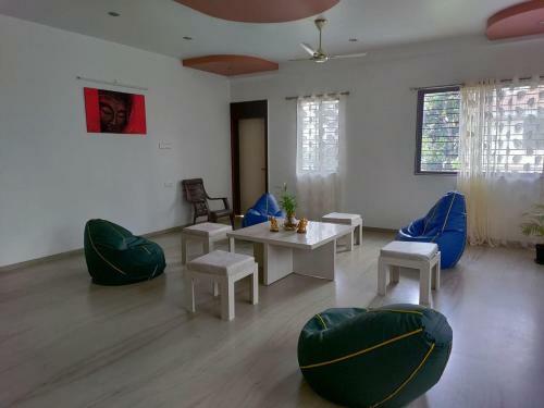Hostal Cls Accacia, Magarpatta City, Pune