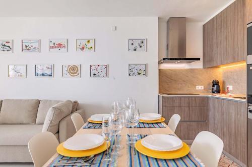 Beachfront Apartment Sivella Mar
