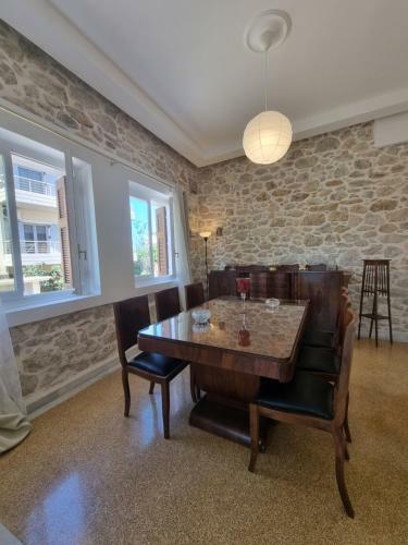 Hall Apartments & Rooms - Ath Airport