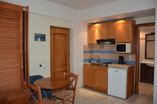 Eleni Beach Apartment