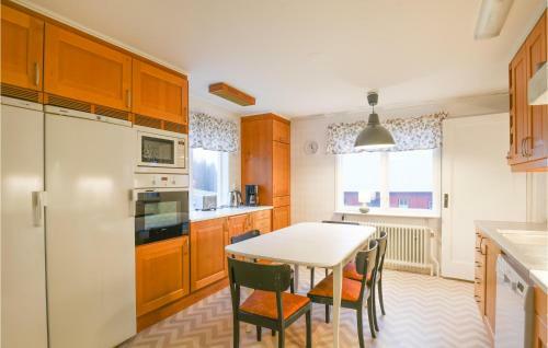 Stunning Home In Kalv With 4 Bedrooms