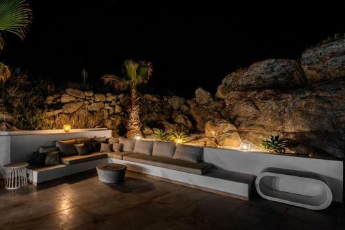 Mikri Sorriso Luxurious Villa On The Beach