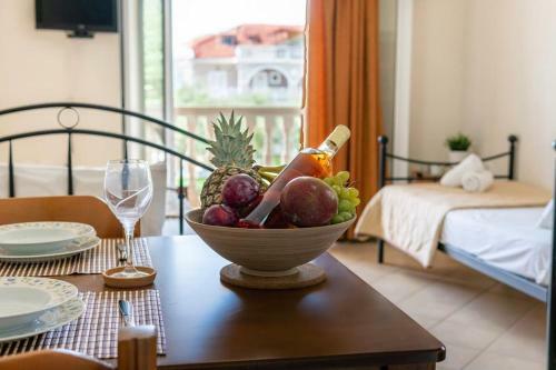 Apartamento Sunny Aprt At Klelia Cottage