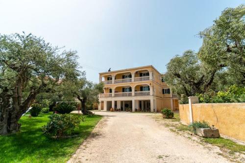Apartamento Sunny Aprt At Klelia Cottage