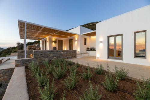 Eneos Villa #1 Pool & Sea View, Paros