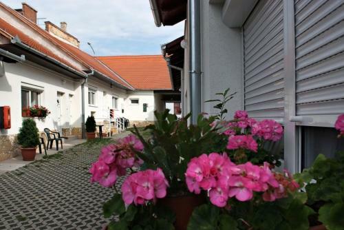 Hungaria Apartments
