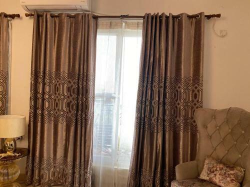 Pool View Beautiful Apartment In Delhi, Noida