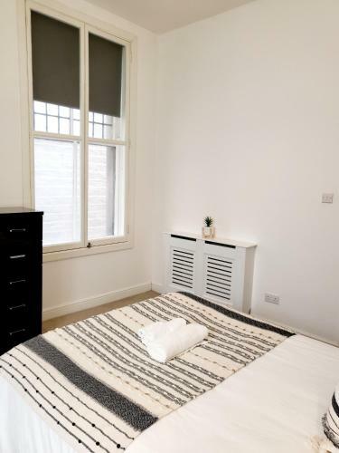 Remarkable 2-bed Apartment In Huddersfield