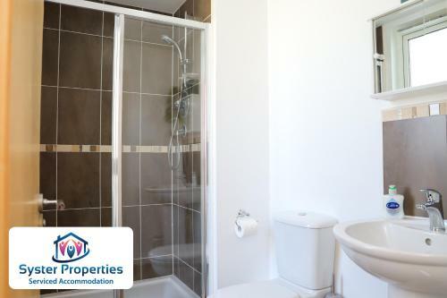 Watkin Heights- 5 Bed Lovely Home/ Groups/work /families