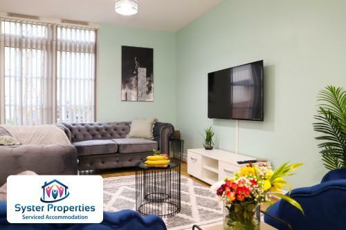 Watkin Heights- 5 Bed Lovely Home/ Groups/work /families