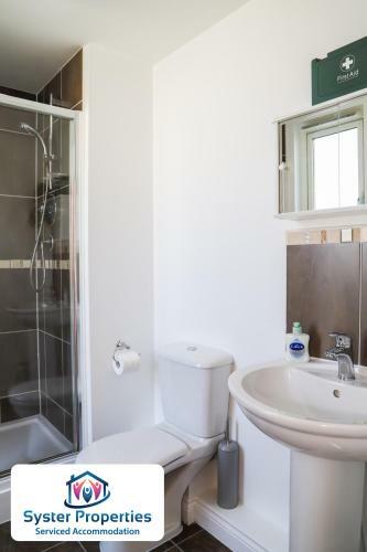 Watkin Heights- 5 Bed Lovely Home/ Groups/work /families