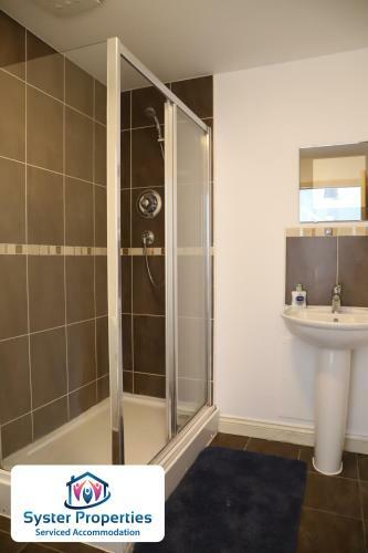 Watkin Heights- 5 Bed Lovely Home/ Groups/work /families