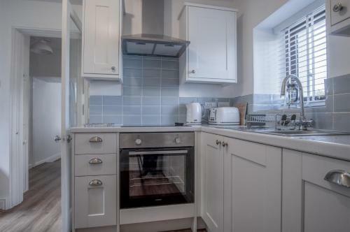 Coastland Cottage - 2 Bedroom Cottage - Manorbier