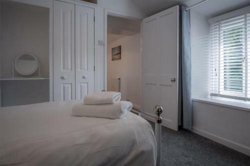 Coastland Cottage - 2 Bedroom Cottage - Manorbier