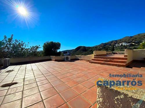 Chalet Con Piscina En Moj�car Playa