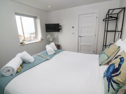 3 Praa Cove