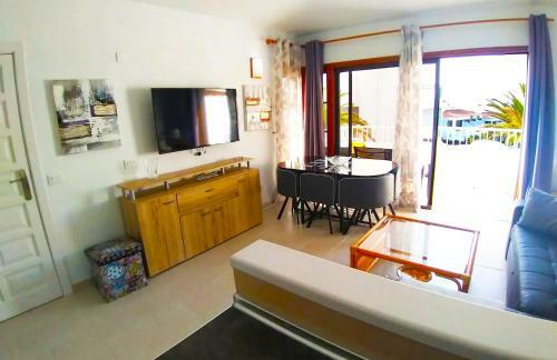 Apartment With Sunny Terrace And Swimming Pool