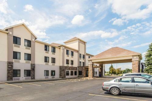 Hotel Baymont Inn & Suites - North Aurora
