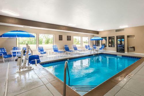 Hotel Baymont Inn & Suites - North Aurora