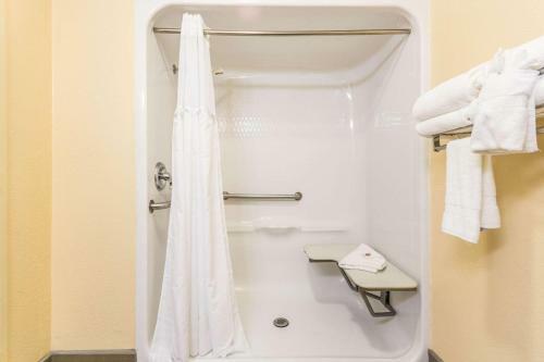 Hotel Baymont Inn & Suites - North Aurora