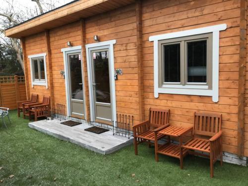 Duncairn Cabin 1 Dog Friendly And Mins From Town