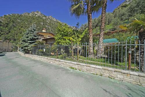 Gardagate - Villa Fior Di Loto