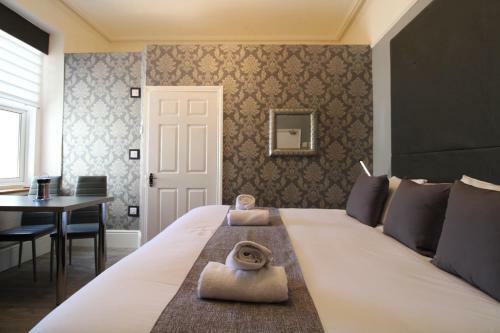 Hostal Clifton Villa Guest House