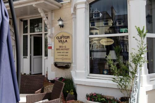 Hostal Clifton Villa Guest House