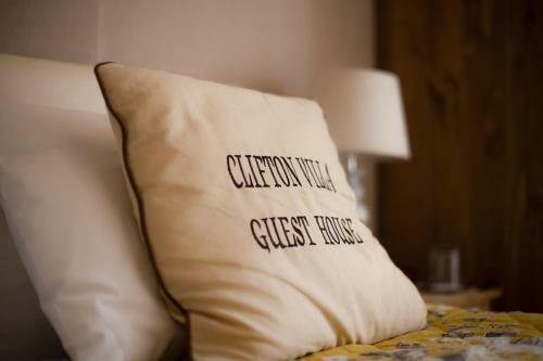 Hostal Clifton Villa Guest House