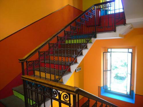 Hostel California