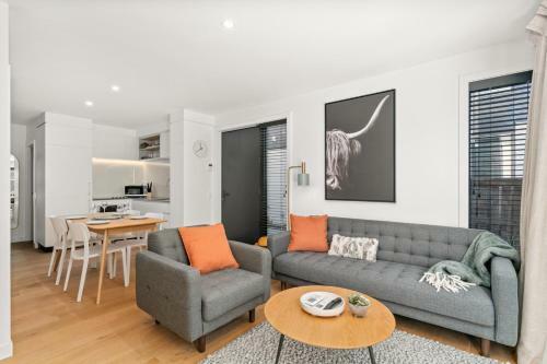 Toi Toi - Albert Town Holiday Home