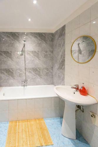 Light-2 Apartment In Tirana City Center