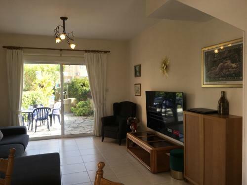House In Eva Gardens With Pool And Garden