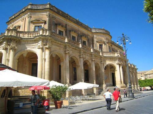 La Casa Del Conte Ruggero Caltagirone Sicilia