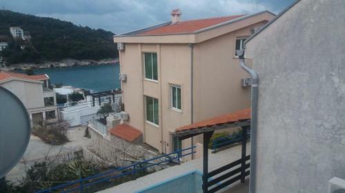 Gramisi Apartments