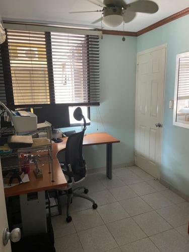 Apartamento Centrally Located Condo 2 Bedroom And Office Space