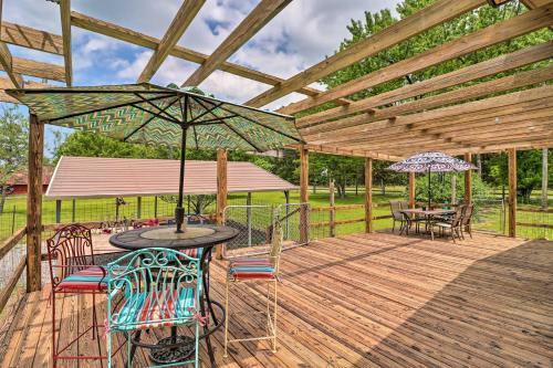 Family-friendly Home With Private Yard And Grill