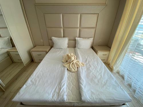 Sea View One Bedroom Apartment In Paradiso Complex 102