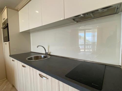 Sea View One Bedroom Apartment In Paradiso Complex 102