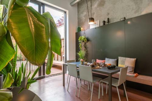 Sunny And Spacious Duplex Apartment On Top Location In Gent